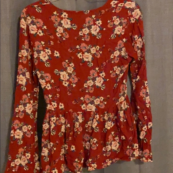 american eagle long sleeve shirt with KEY HOLE - Picture 4 of 4